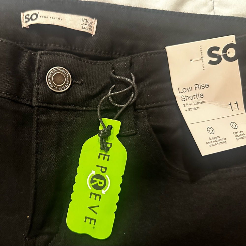 Brand new black shorts from kohls! New with tags and very stretchy.